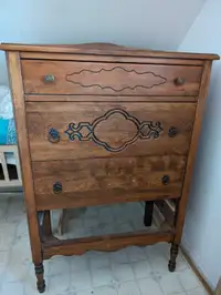 Plain Antique Dresser |