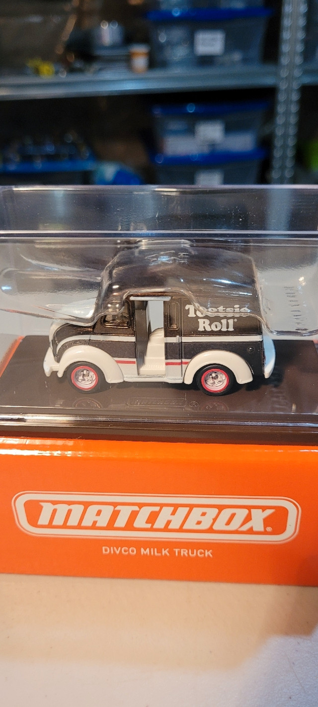 Matchbox Divco Milk Truck in Arts & Collectibles in Barrie - Image 2