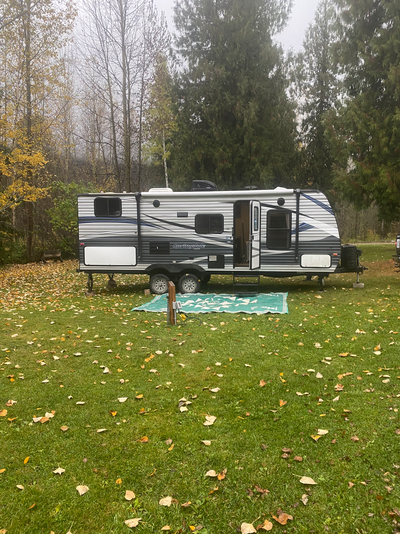 Little RV Rentals is now taking bookings for our truck with pop up camper and our trailers for 2026...