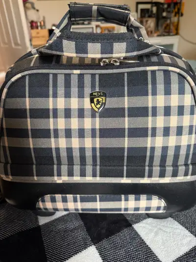 Beautiful Heys carry on make-up case or a purse. Never used. $40