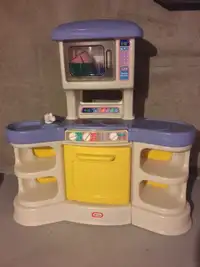 Little Tikes Kitchen and Accessories
