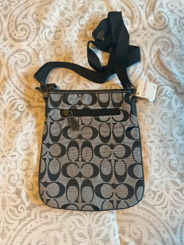 Coach crossbody purse (new with tag) in Women's - Bags & Wallets in Oshawa / Durham Region - Image 2