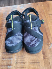Sandals/Beach shoes