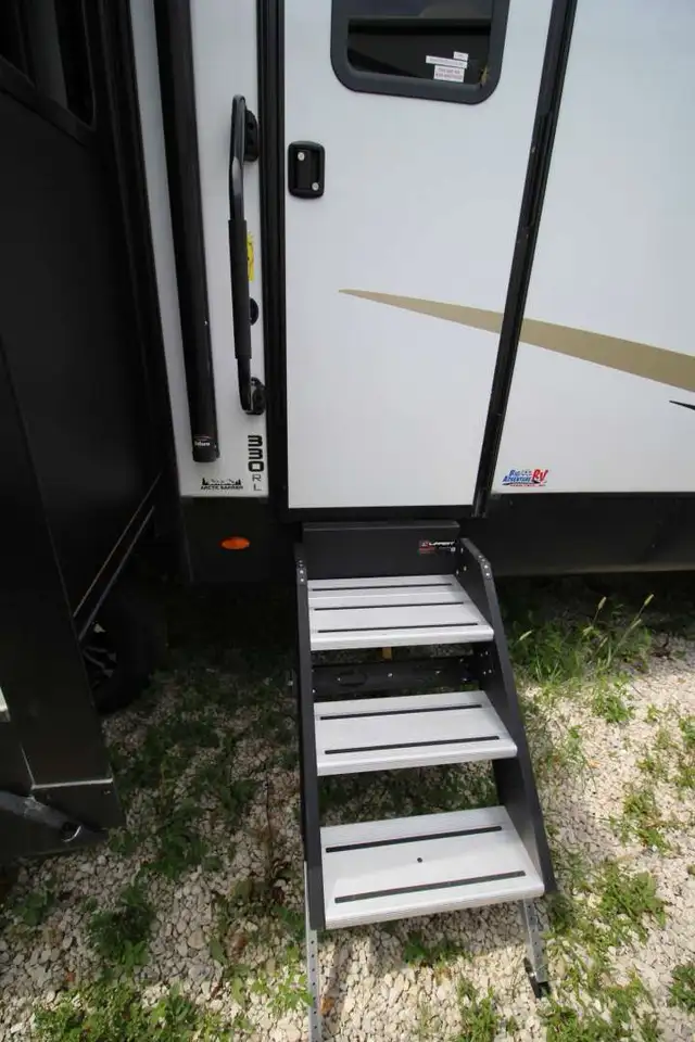 2022 330RL Outback in Fishing, Camping & Outdoors in Lloydminster - Image 6