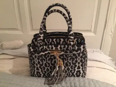 Bag Medium Animal Print Purse Gold New Never Used Woman's Carry, View more