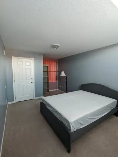 3 Rooms for Rent - Female Students Only