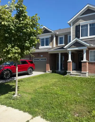 Neat and clean, lovely 3 bedroom townhouse close to Susanna Kemp Park and lots of great trails. Open...