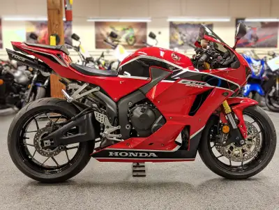 Hello, looking for a cbr600rr (2007 or newer) Must be good condition Please message if you have one,...
