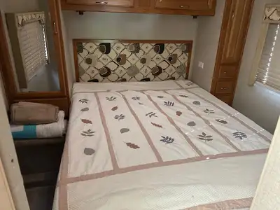 2007 Fleetwood Jamboree Sport C-Class Motorhome, View more
