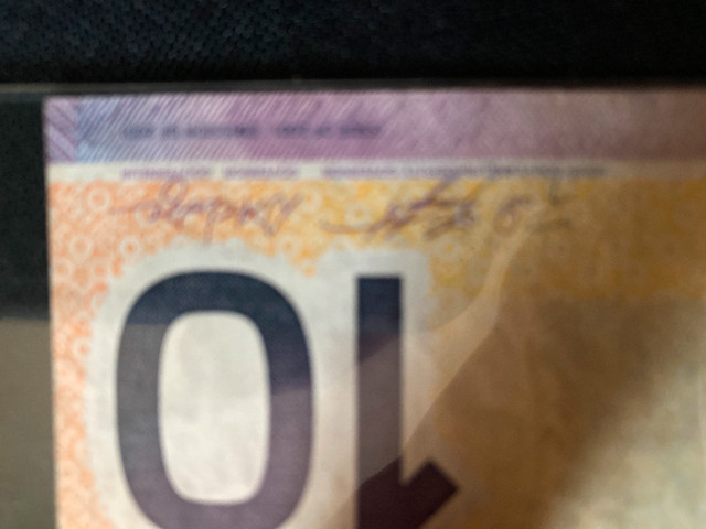 CANADA 2001 TEN DOLLAR $10 BILL WITH 3 DIGIT RADAR SERIAL NUMBER in Arts & Collectibles in Cole Harbour - Image 3
