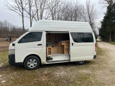 About this RV This is a fun van, probably the funnest one you'll ever drive. This unique right hand...