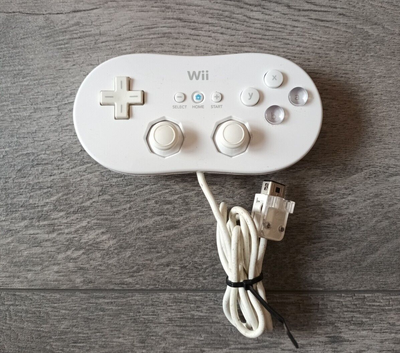 Nintendo Wii Classic Controller White RVL-005 OEM Official This connects to the Bottom of your Wii R...