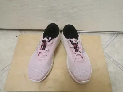New Balance youth girls' shoes size 6 new, View more
