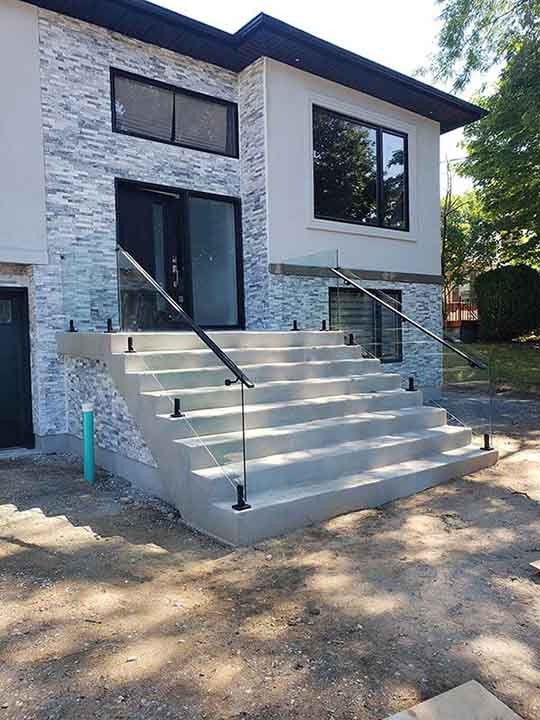FRAMELESS SHOWER/BATHTUB DOORS (SLIDING, ENCLOSED) AND MIRRORS