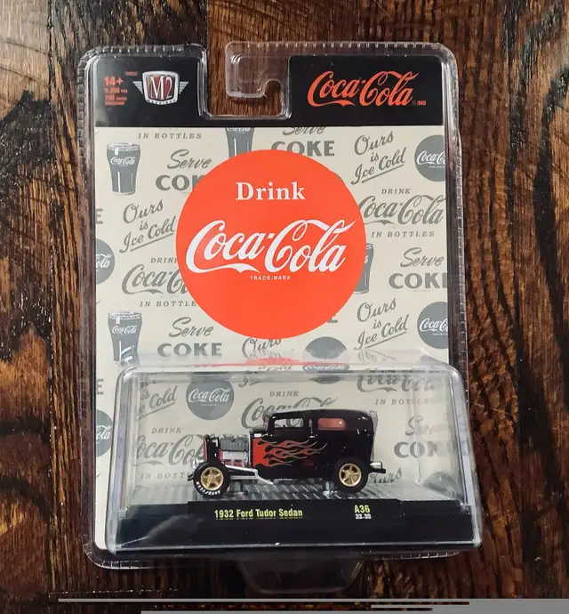 M2 Machines Coca Cola 1932 Ford Tudor Sedan in Toys & Games in Mississauga / Peel Region - Image 3