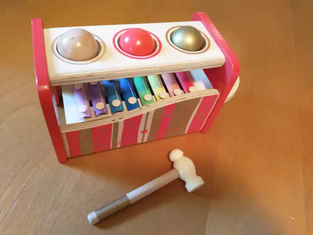 HAPE Pound & Tap Bench with Slide Out Xylophone in Toys in Markham / York Region - Image 5