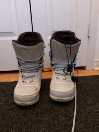 Women's morrow snowboard boots - size 6