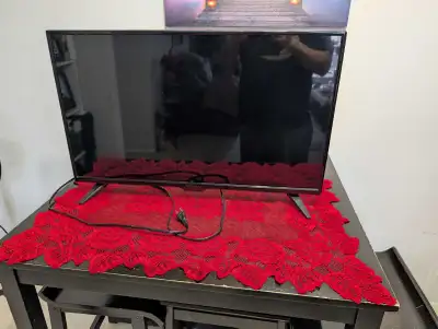 32 inch insignia led TV, View more