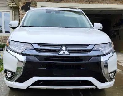 2018 Mitsubishi Outlander PHEV GT $19,999 OBO 97,000kms Plug-in hybrid with great fuel economy. Come...
