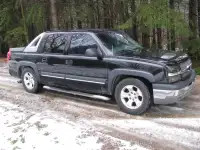 2003 Chevrolet Avalanche 4X4 in decent shape