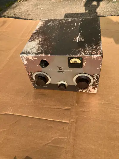 Johnson Matchbox ham amateur radio antenna matcher. The outside of the case looks like crap but the...