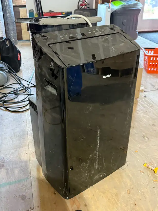 Danby Air conditioner in Heaters, Humidifiers & Dehumidifiers in City of Toronto - Image 2