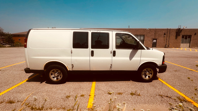 2010 Chevy Express 1500 Work Cargo Van in Cars & Trucks in Barrie