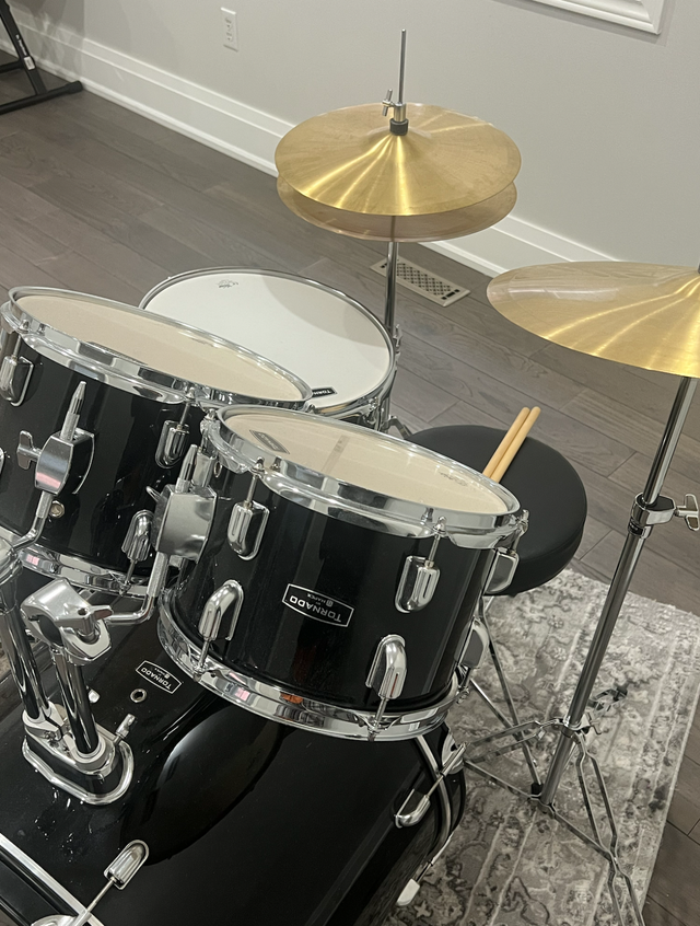 Tornado (Mapex) 5-Piece Drum Kit - with Cymbals and Hardware in Drums & Percussion in Mississauga / Peel Region - Image 3