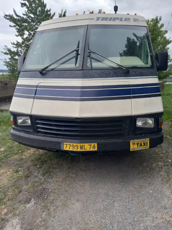 motorisé triple E 94, pneu, frein, neuf, prix demandé7500 in RVs & Motorhomes in Trois-Rivières - Image 7