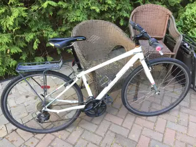 Vélo hybride pour femme, View more
