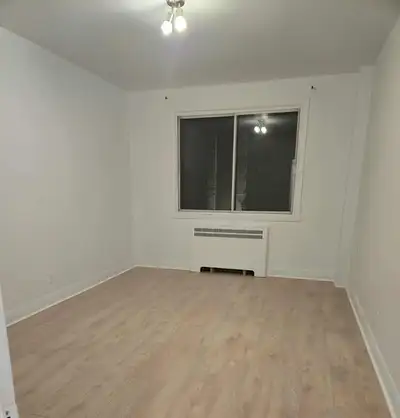 -New renovation -Heating & hot water included stove / fridge near metro snowdon & Cote St. Catherine