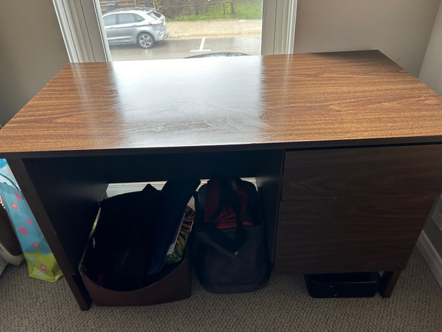Desk for sale  in Other in Kitchener / Waterloo - Image 3