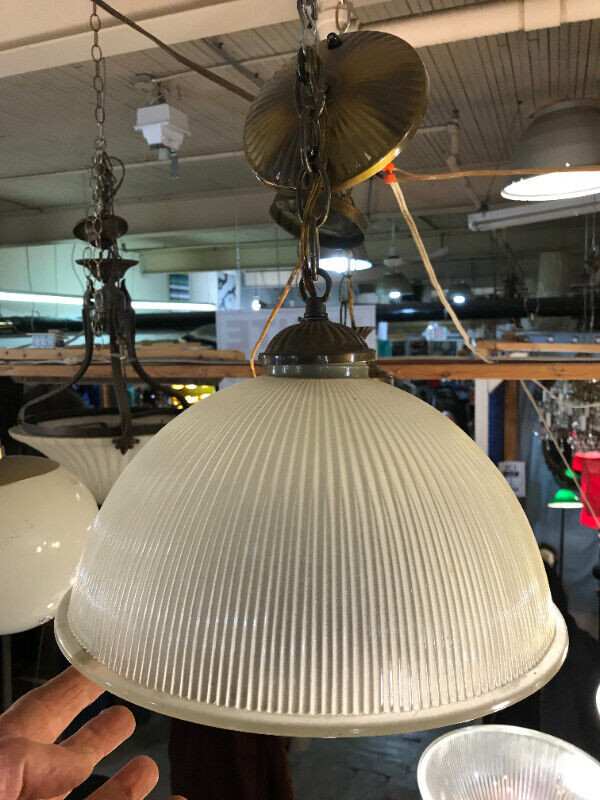 Lampe vintage style industriel midcentury luminaire suspension dans Art et objets de collection  à Ville de Montréal