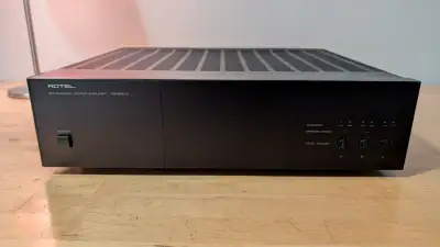 Rotel RB-956AX 6 Channel power amplifier, View more