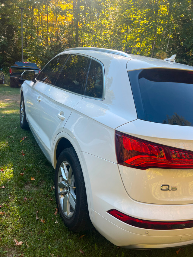 2019 Audi Q5 2.0T Komfort AWD w/ Apple CarPlay, Heated front sea in Cars & Trucks in City of Toronto - Image 2