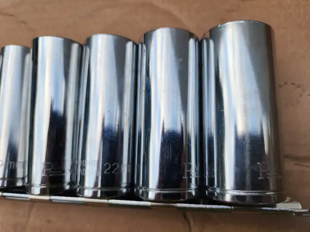 PM Popular Mechanics 12 Pc 6 Point 1/2" Drive Deep Socket Set in Hand Tools in Windsor Region - Image 3