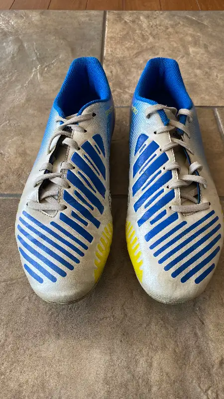 Souliers de soccer Adidas Predito in Soccer in Longueuil / South Shore - Image 2