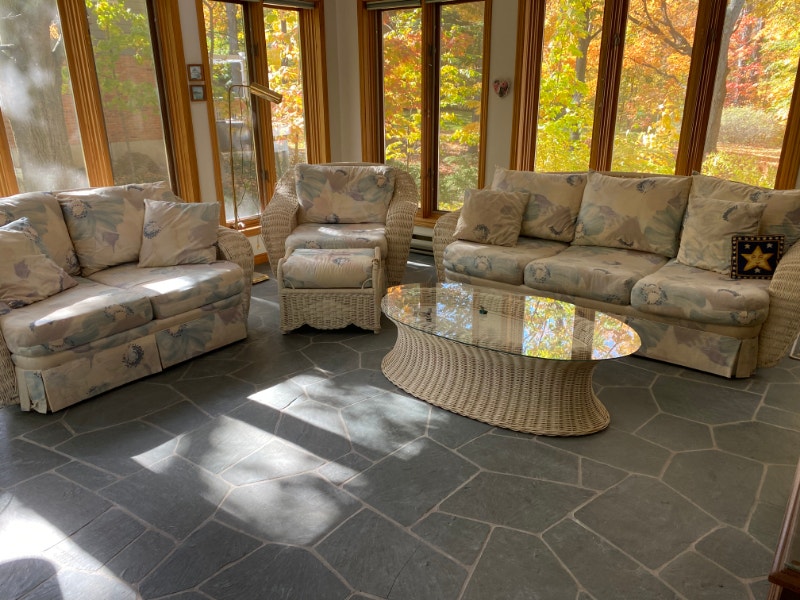 White Wicker furniture set incl. Sofa, loveseat, chair, tables