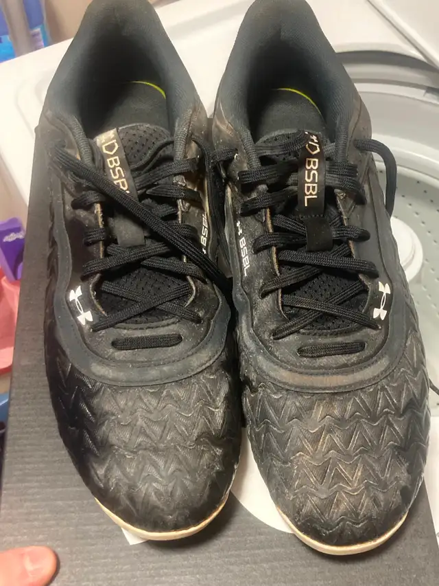Men's Under Armour Baseball/Football Cleats Size 12 in Men's Shoes in Medicine Hat - Image 3