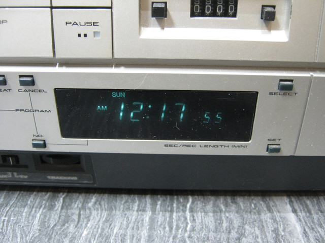 Vintage 1981 Akai Video Cassette Recorder in Video & TV Accessories in Delta/Surrey/Langley - Image 2