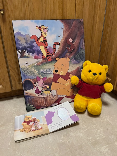 Transcona pick up close to club regent casino. Cardboard mirror book and Picture to hang on the wall...