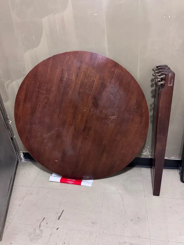 Real Wood Round Dining room table in Dining Tables & Sets in City of Toronto - Image 2