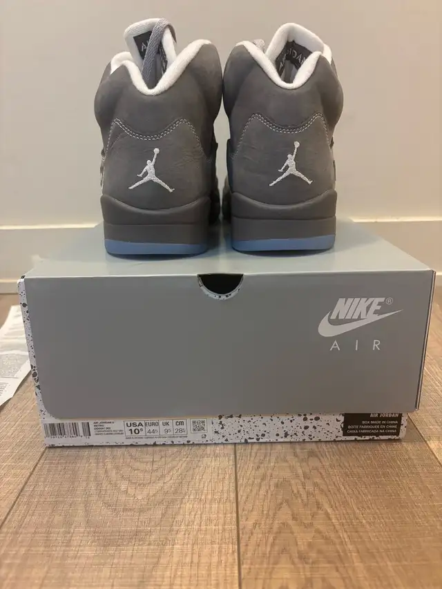Jordan 5 Wolf Grey size 10.5 in Men's Shoes in City of Toronto - Image 4