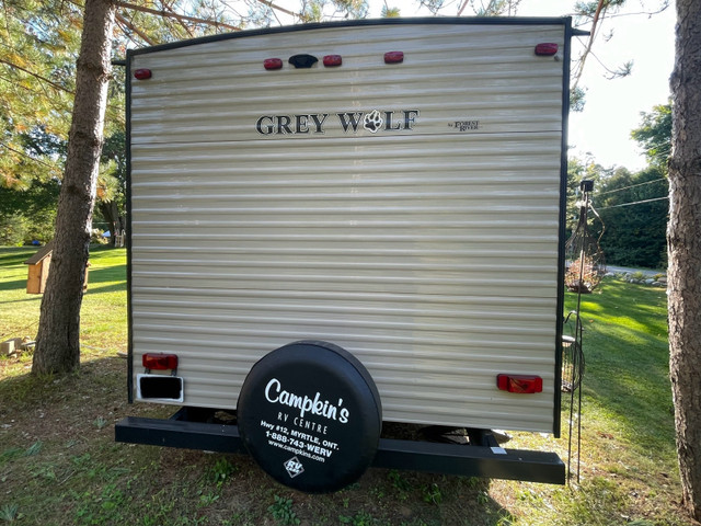2018 Forest River Grey Wolf in Travel Trailers & Campers in Belleville - Image 2
