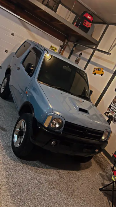 2008 Suzuki jimny New 1.3L 4 cylinder turbo 5 speed manual 4x4 high and low Toyo at tires Very clean...
