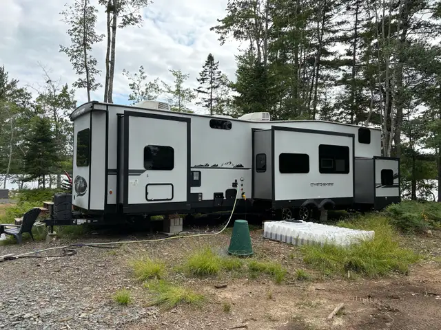 39’ CABL Forest River Black Label Edition Park Model. in Park Models in Bridgewater - Image 5