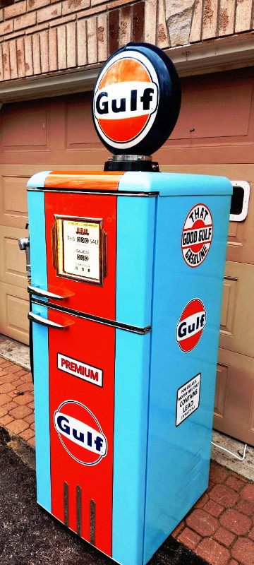 BRAND NEW "RETRO STYLE" "GAS PUMP" FRIDGE IN VINTAGE GULF OIL in Arts & Collectibles in Oshawa / Durham Region - Image 2