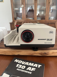 Novamat 130 AF slide projector