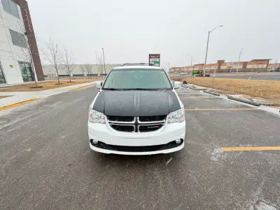 2017 Dodge Grand Caravan Crew Plus | 7 Passenger | Stow 'n Go 190,377 KM 3.6L Pentastar V6 | Automat...