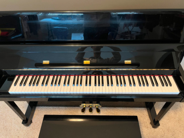 Upright Piano in Pianos & Keyboards in Calgary - Image 2